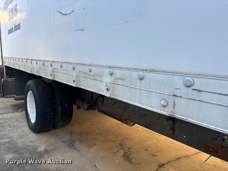 image for item EV3306 1999 Ford E350 box truck