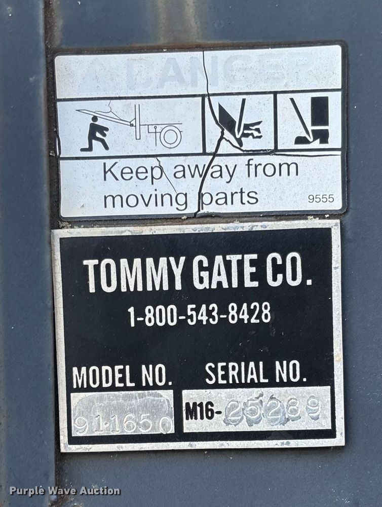 image for item EV3306 1999 Ford E350 box truck