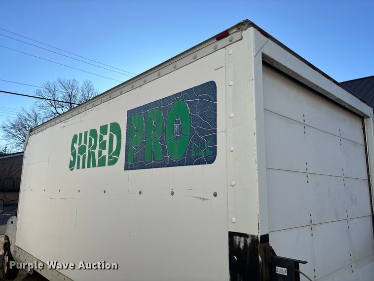 image for item EV3306 1999 Ford E350 box truck