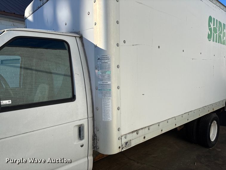 image for item EV3306 1999 Ford E350 box truck