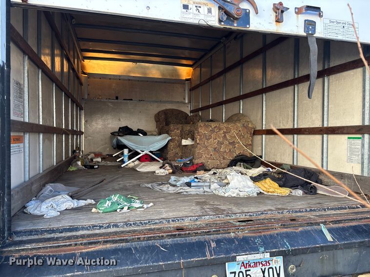 image for item EV3306 1999 Ford E350 box truck