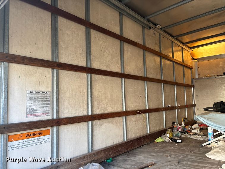 image for item EV3306 1999 Ford E350 box truck