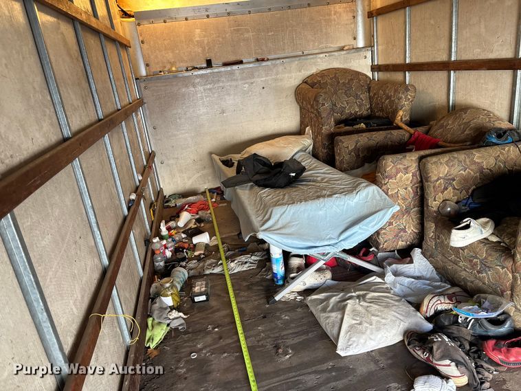 image for item EV3306 1999 Ford E350 box truck