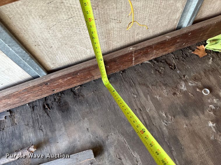 image for item EV3306 1999 Ford E350 box truck