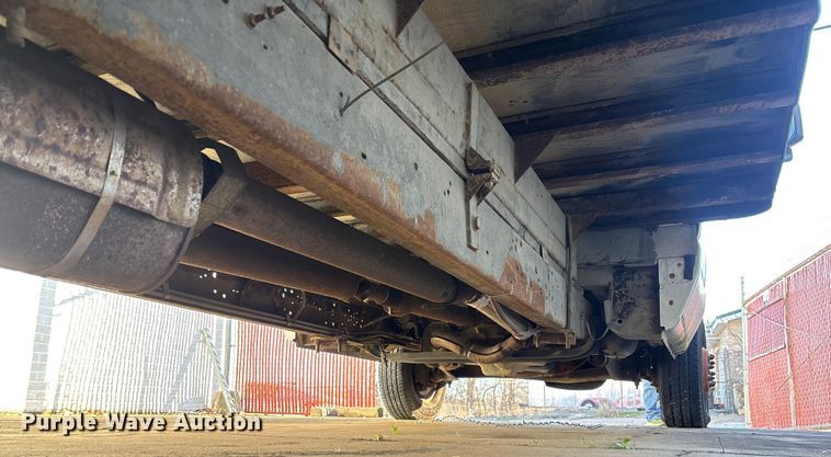 image for item EV3306 1999 Ford E350 box truck