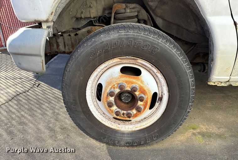 image for item EV3306 1999 Ford E350 box truck