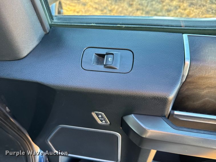 image for item FB0545 2018 Ford F150 Crew Cab pickup truck