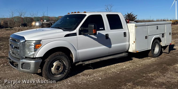 image for item FB0563 2016 Ford F350 Super Duty XL Crew Cab utility bed pickup truck