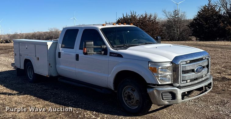 image for item FB0563 2016 Ford F350 Super Duty XL Crew Cab utility bed pickup truck