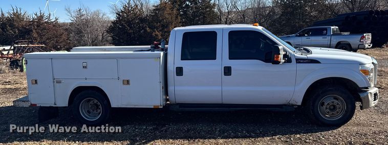 image for item FB0563 2016 Ford F350 Super Duty XL Crew Cab utility bed pickup truck