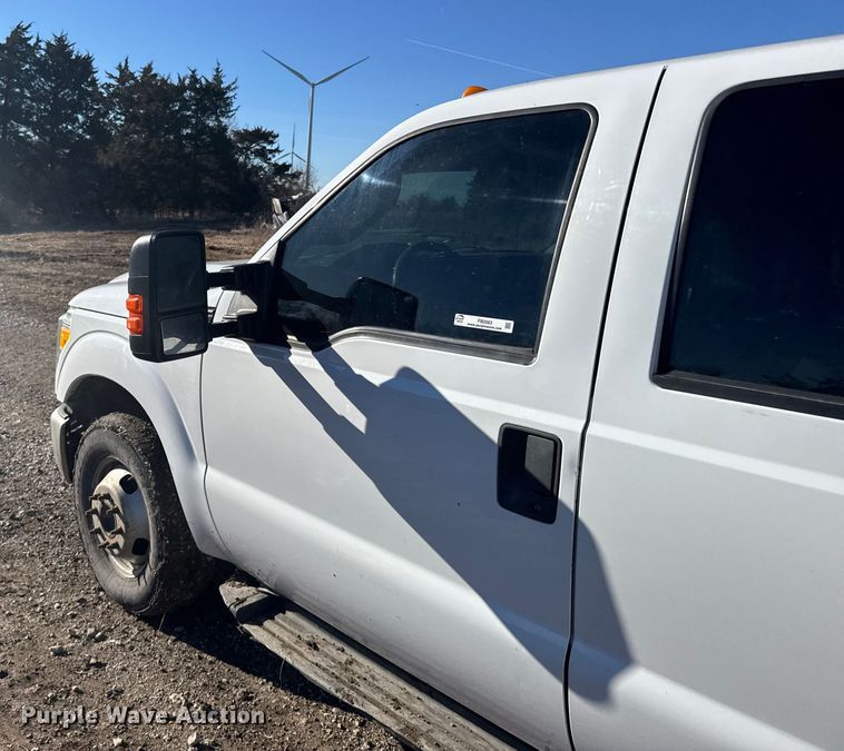 image for item FB0563 2016 Ford F350 Super Duty XL Crew Cab utility bed pickup truck