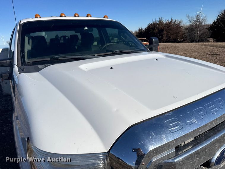 image for item FB0563 2016 Ford F350 Super Duty XL Crew Cab utility bed pickup truck