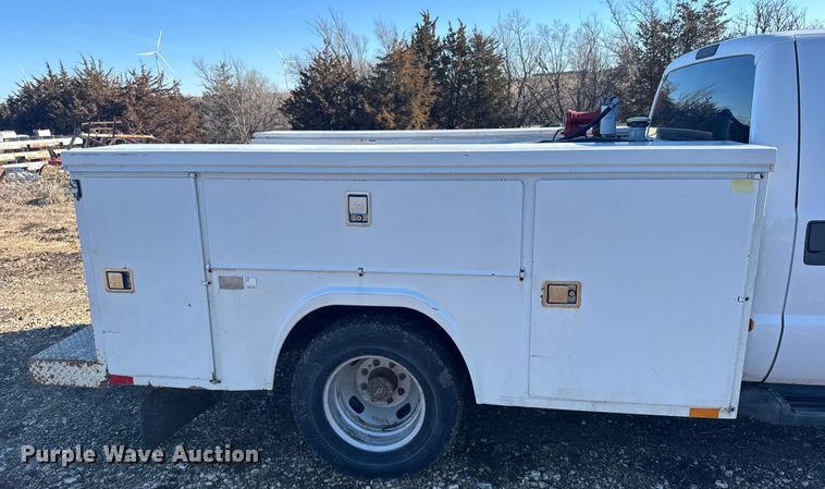 image for item FB0563 2016 Ford F350 Super Duty XL Crew Cab utility bed pickup truck