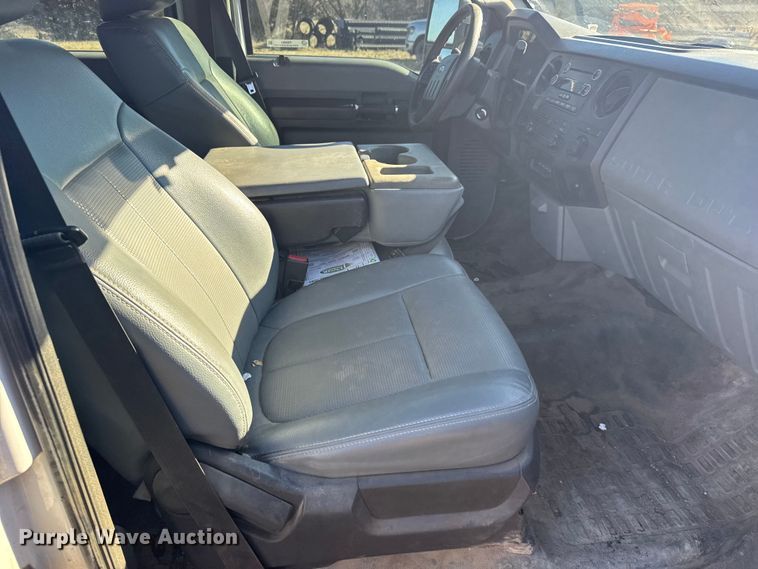 image for item FB0563 2016 Ford F350 Super Duty XL Crew Cab utility bed pickup truck