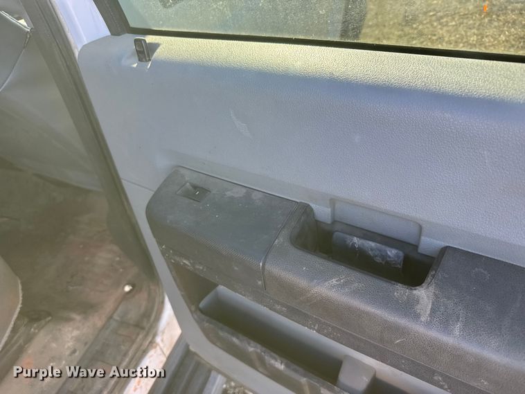 image for item FB0563 2016 Ford F350 Super Duty XL Crew Cab utility bed pickup truck