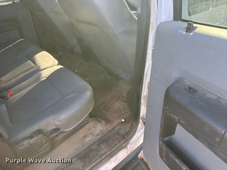 image for item FB0563 2016 Ford F350 Super Duty XL Crew Cab utility bed pickup truck