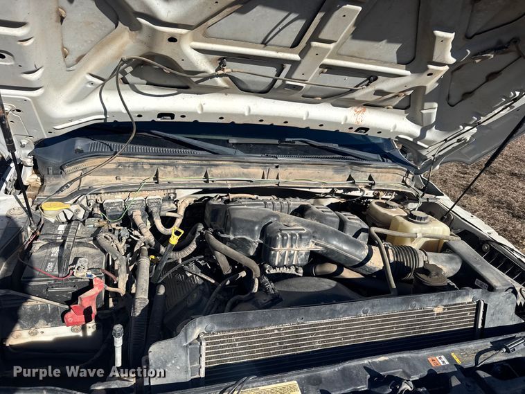 image for item FB0563 2016 Ford F350 Super Duty XL Crew Cab utility bed pickup truck