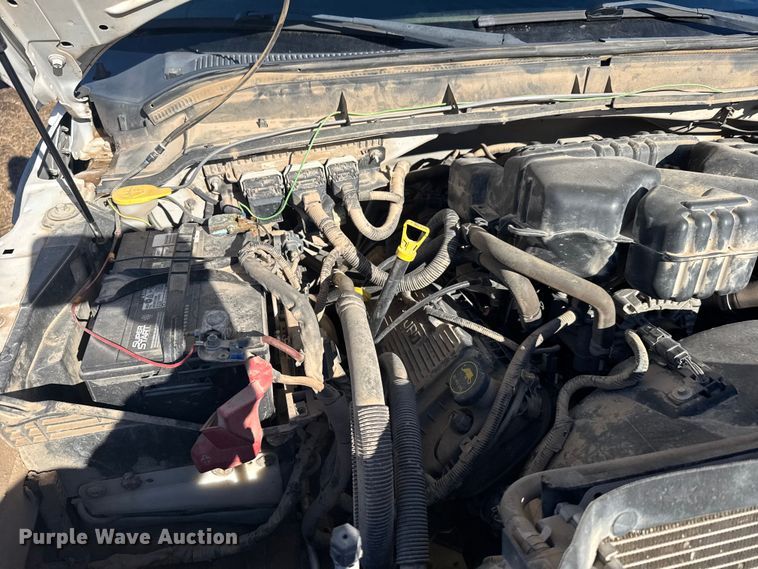 image for item FB0563 2016 Ford F350 Super Duty XL Crew Cab utility bed pickup truck