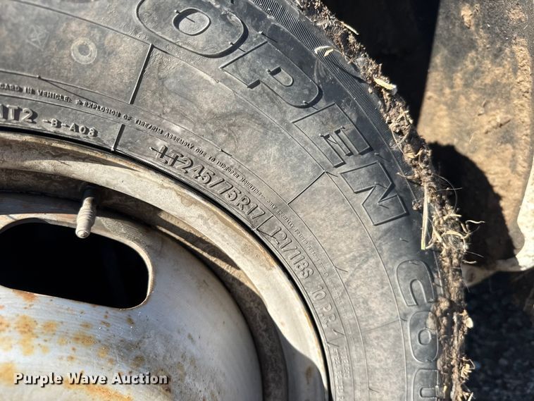 image for item FB0563 2016 Ford F350 Super Duty XL Crew Cab utility bed pickup truck