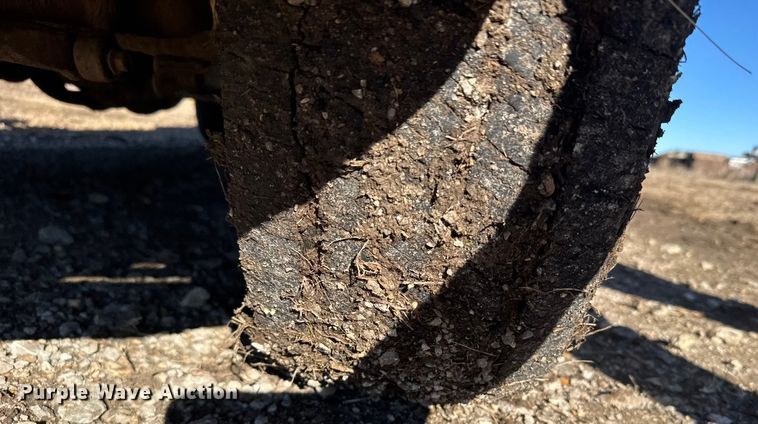 image for item FB0563 2016 Ford F350 Super Duty XL Crew Cab utility bed pickup truck