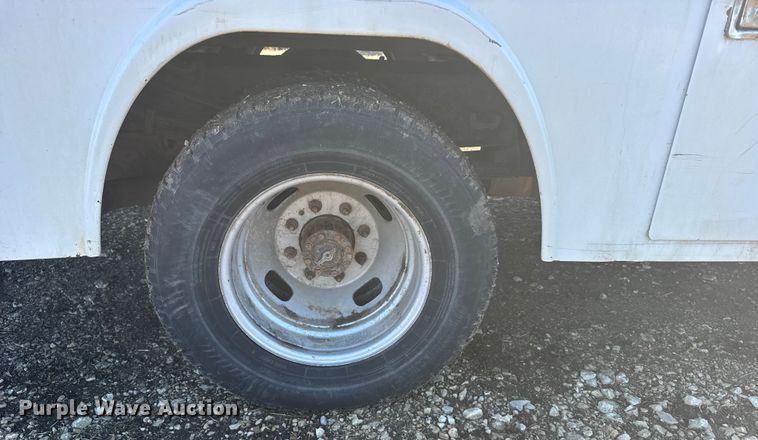 image for item FB0563 2016 Ford F350 Super Duty XL Crew Cab utility bed pickup truck