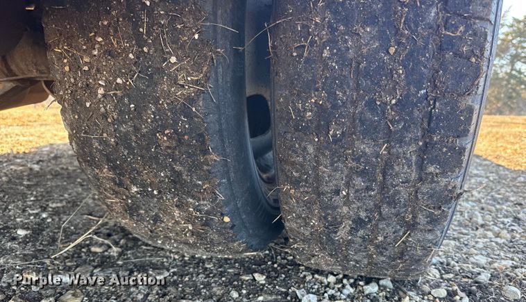 image for item FB0563 2016 Ford F350 Super Duty XL Crew Cab utility bed pickup truck