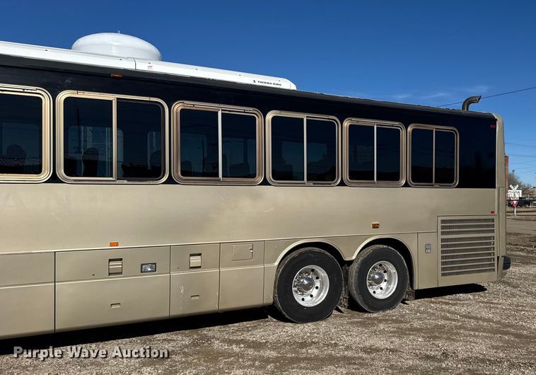 image for item FB0565 2009 Blub Coachworks M4411 coach bus