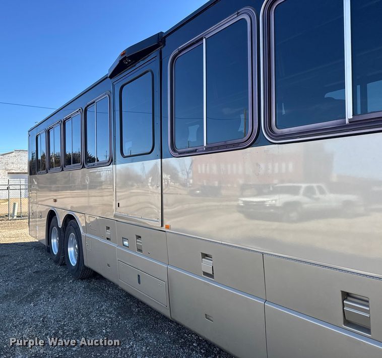 image for item FB0565 2009 Blub Coachworks M4411 coach bus