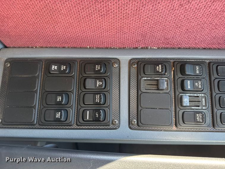 image for item FB0565 2009 Blub Coachworks M4411 coach bus