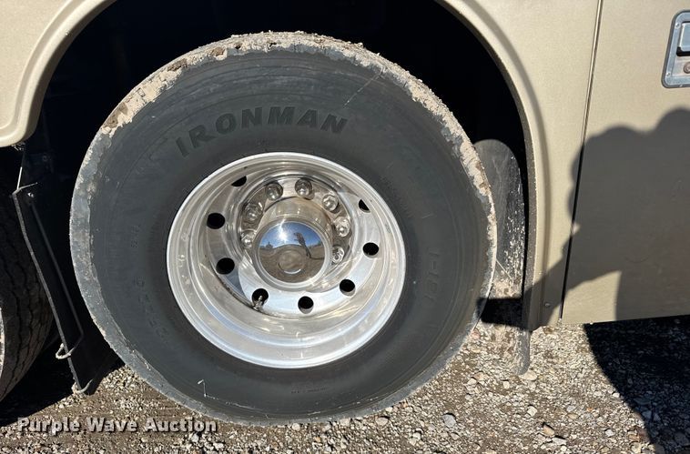 image for item FB0565 2009 Blub Coachworks M4411 coach bus