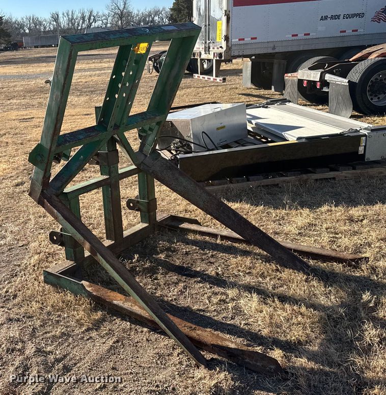 image for item FB0602 (2) bale forks