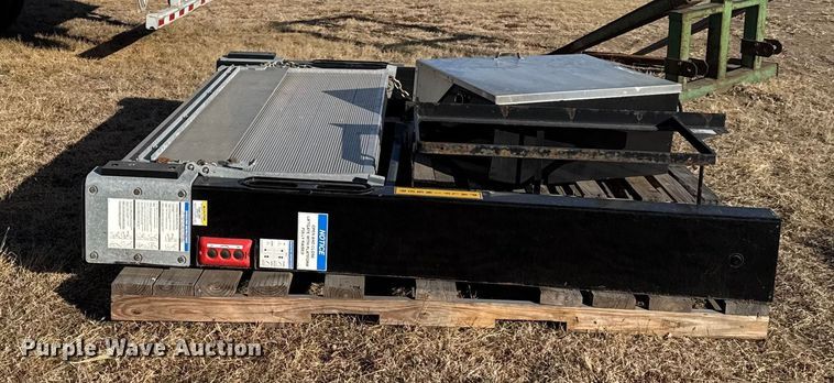 image for item FB0603 Palfinger ML680-VL-B box trailer end gate lift