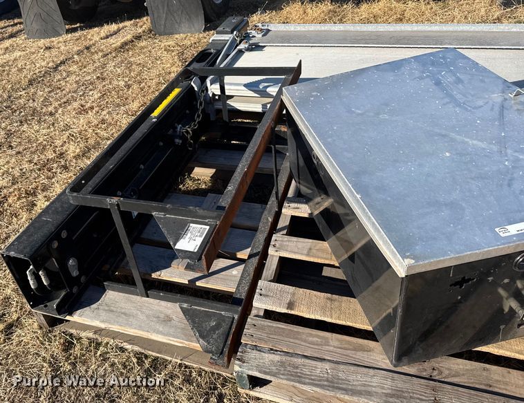 image for item FB0603 Palfinger ML680-VL-B box trailer end gate lift