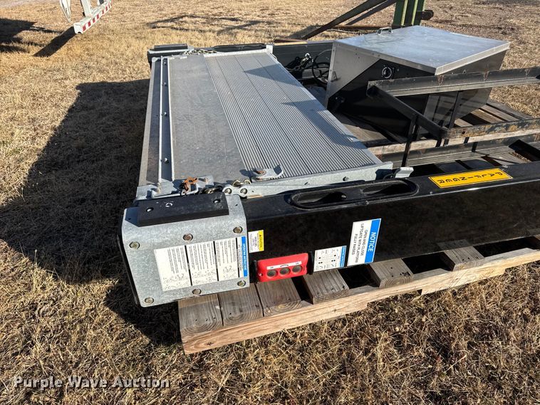 image for item FB0603 Palfinger ML680-VL-B box trailer end gate lift