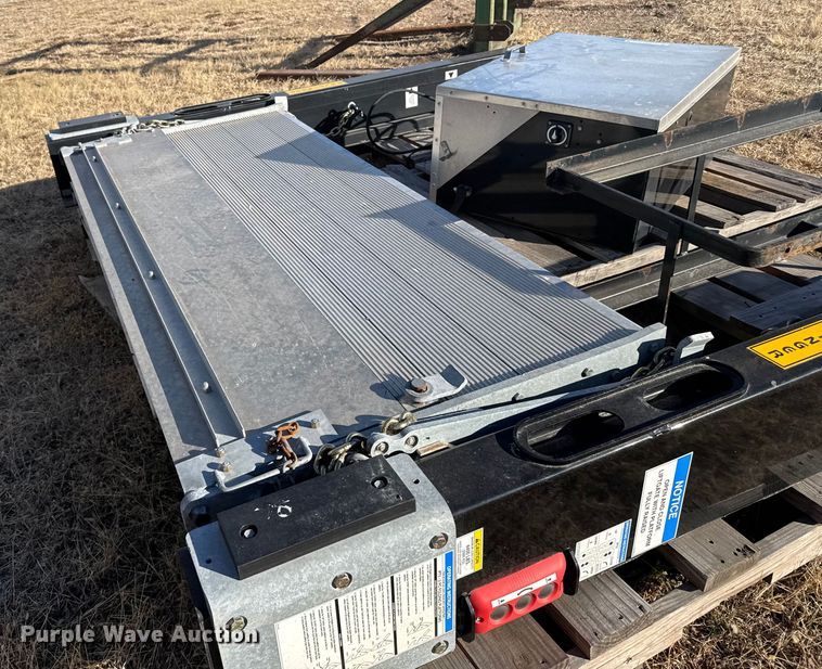 image for item FB0603 Palfinger ML680-VL-B box trailer end gate lift