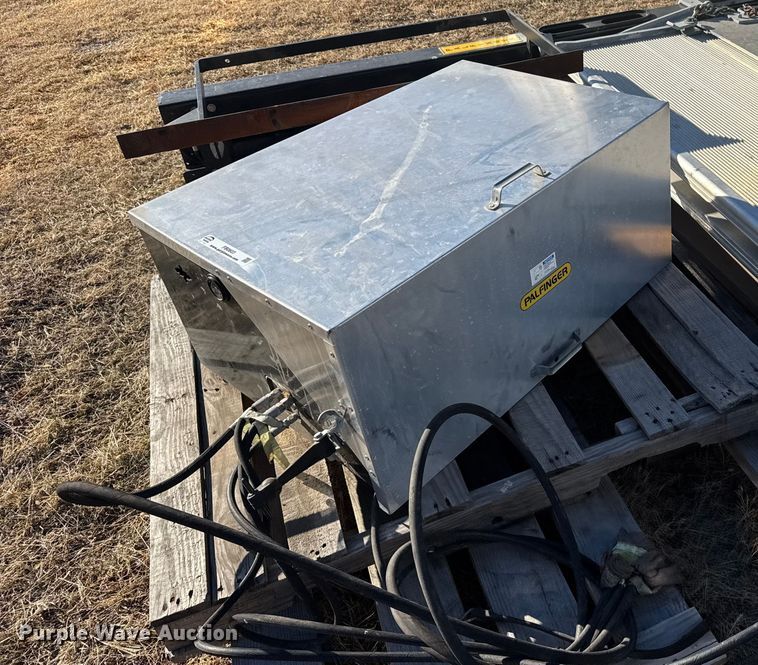 image for item FB0603 Palfinger ML680-VL-B box trailer end gate lift