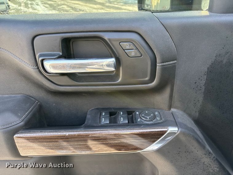 image for item FG1537 2021 Chevrolet Silverado 2500HD LT Crew Cab pickup truck