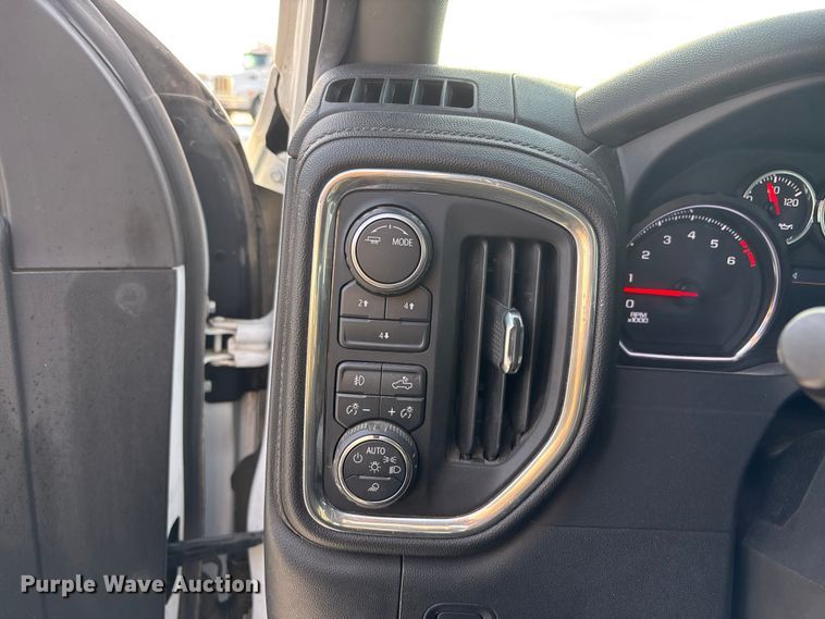 image for item FG1537 2021 Chevrolet Silverado 2500HD LT Crew Cab pickup truck