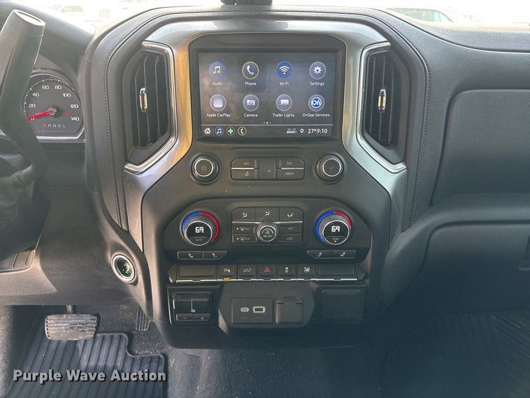 image for item FG1537 2021 Chevrolet Silverado 2500HD LT Crew Cab pickup truck