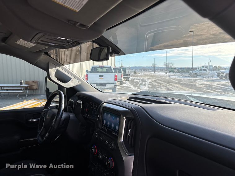 image for item FG1537 2021 Chevrolet Silverado 2500HD LT Crew Cab pickup truck