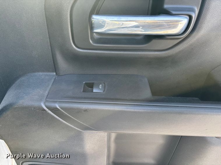 image for item FG1537 2021 Chevrolet Silverado 2500HD LT Crew Cab pickup truck