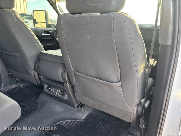 image for item FG1537 2021 Chevrolet Silverado 2500HD LT Crew Cab pickup truck