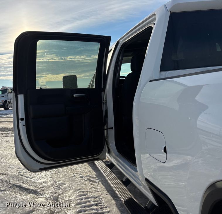 image for item FG1537 2021 Chevrolet Silverado 2500HD LT Crew Cab pickup truck