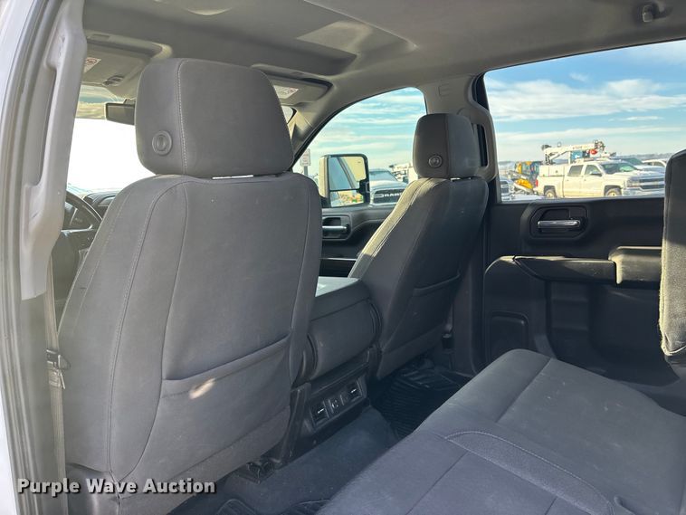 image for item FG1537 2021 Chevrolet Silverado 2500HD LT Crew Cab pickup truck