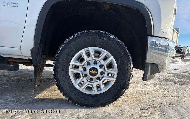 image for item FG1537 2021 Chevrolet Silverado 2500HD LT Crew Cab pickup truck