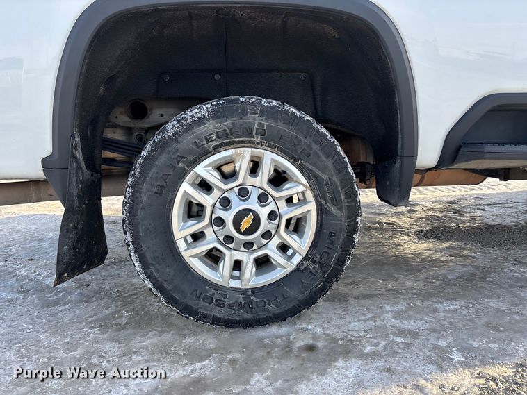 image for item FG1537 2021 Chevrolet Silverado 2500HD LT Crew Cab pickup truck