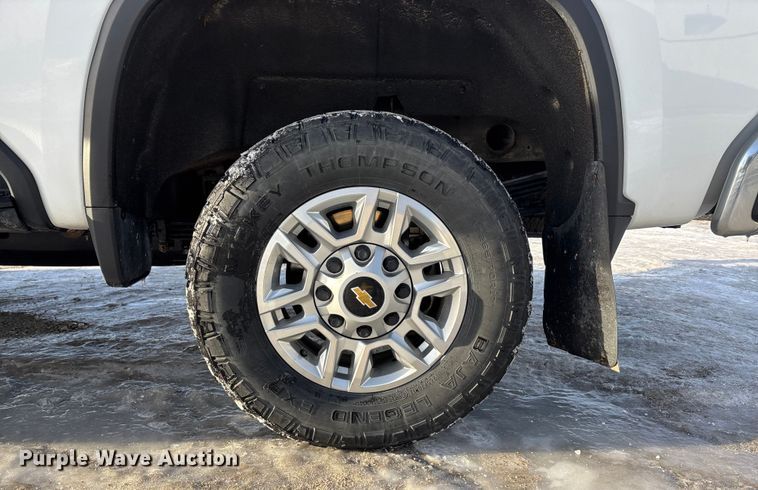 image for item FG1537 2021 Chevrolet Silverado 2500HD LT Crew Cab pickup truck