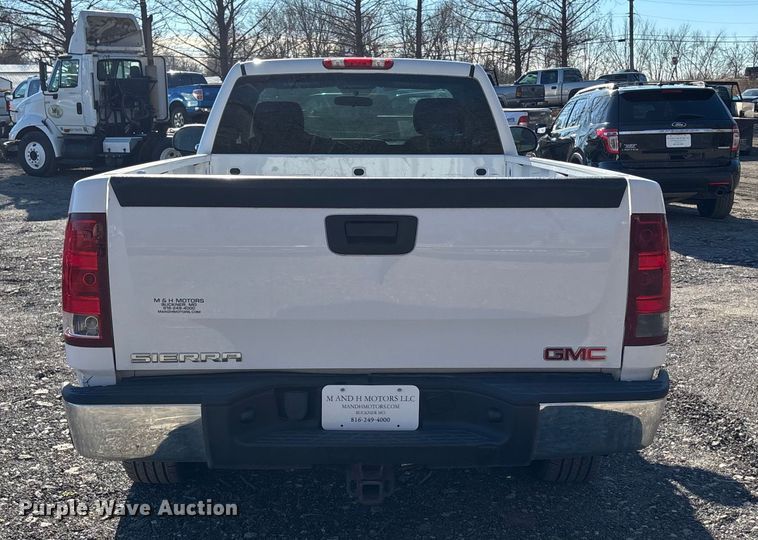 image for item FG1750 2013 GMC Sierra pickup truck