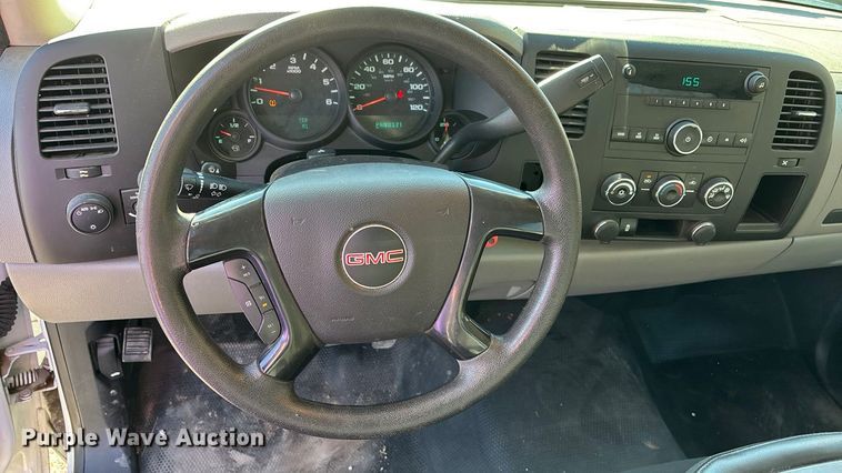 image for item FG1750 2013 GMC Sierra pickup truck