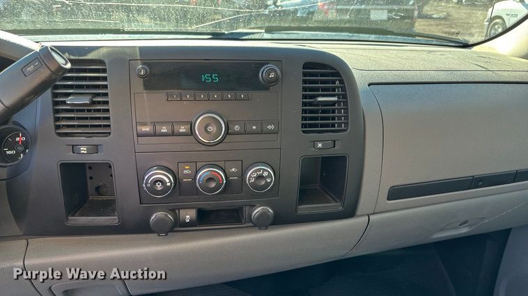 image for item FG1750 2013 GMC Sierra pickup truck